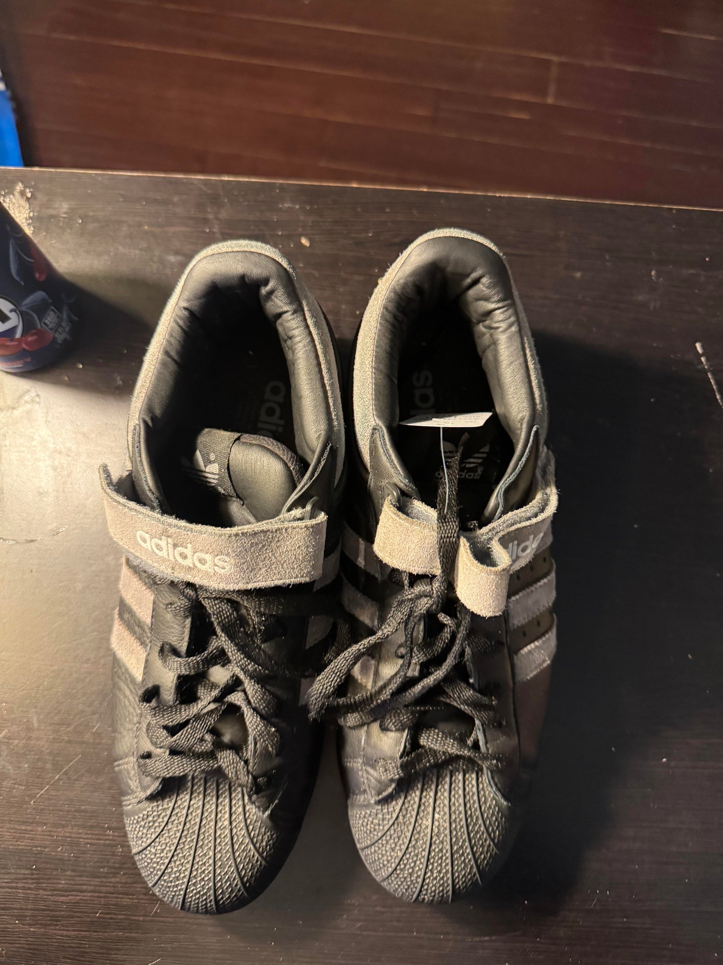 Adidas Athletic Shoe Size 10M (Black)