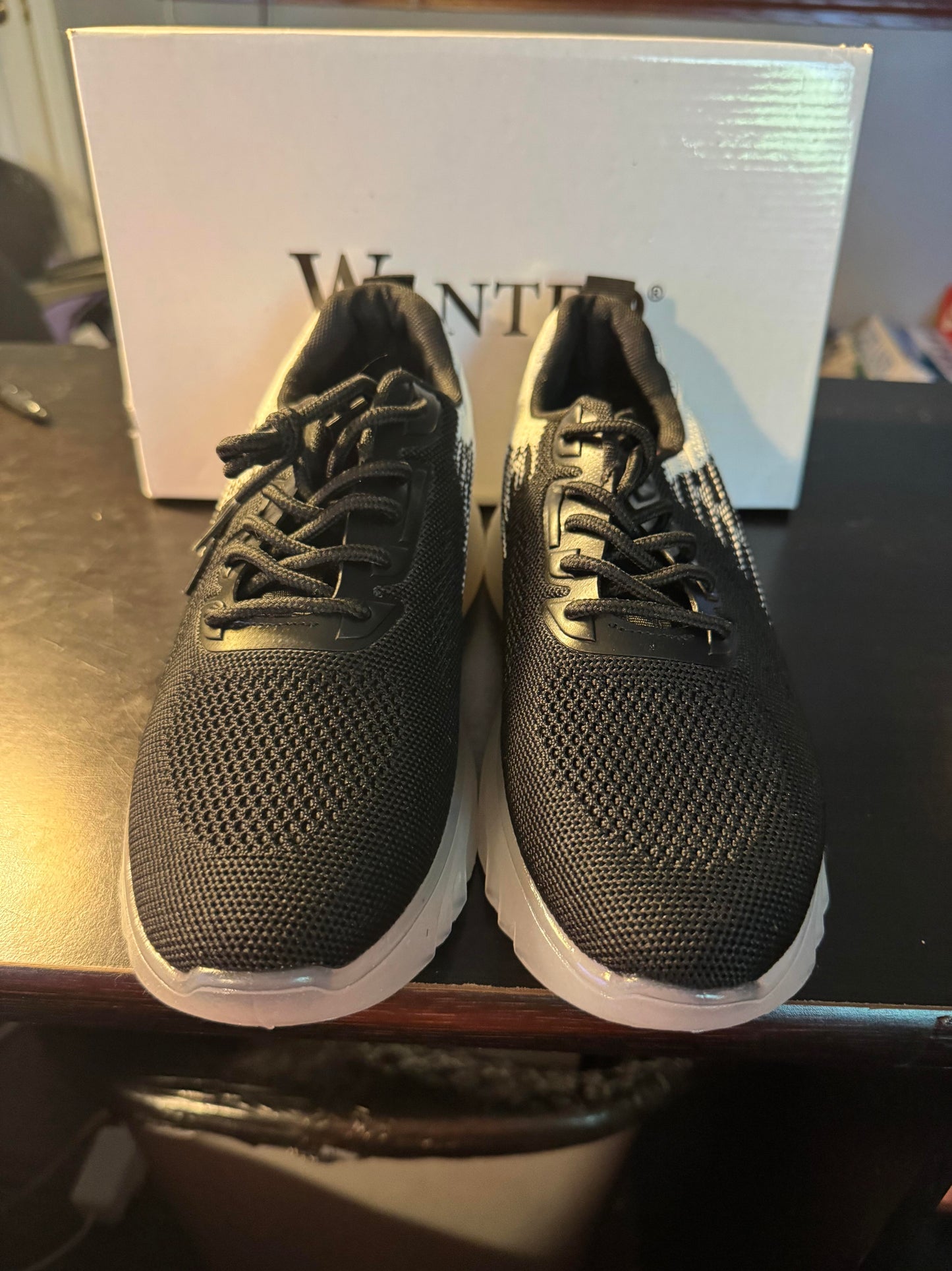 Wanted Obtuse 7.5 W (Black/White) Shoes
