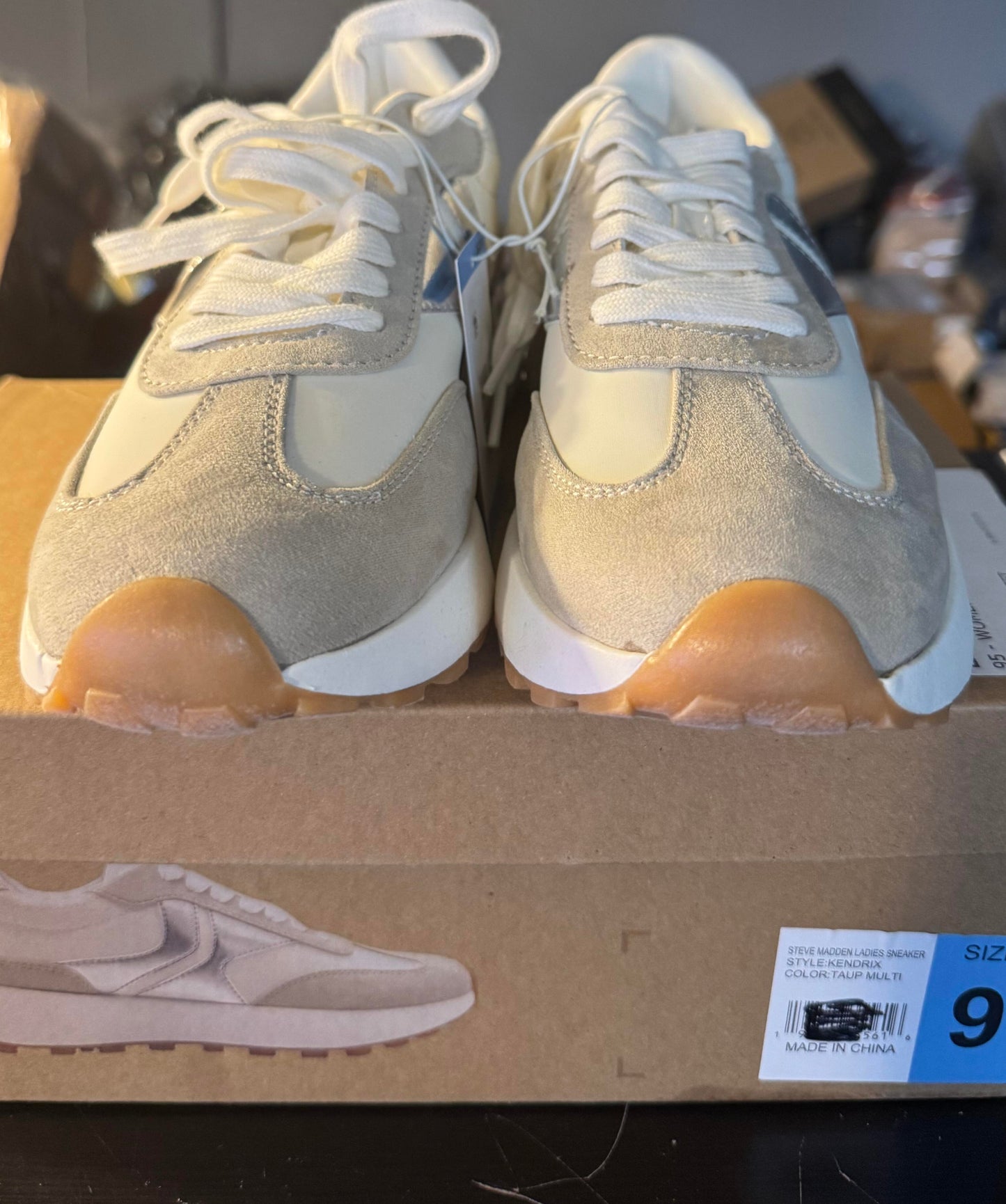 NEW Steve Madden Kendrix style Ladies Size 9 Sneaker