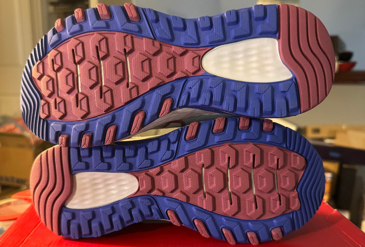 New Balance Womens 410 V8 Size 7W