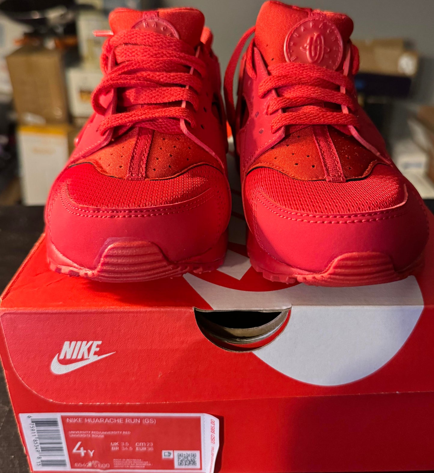 Nike Air Huarache "Triple Red (GS)" Size 4Y