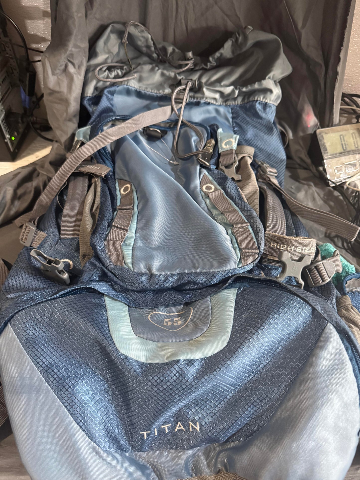 High Sierra Titan 55 Frame Pack Trim Fit Tech Pack