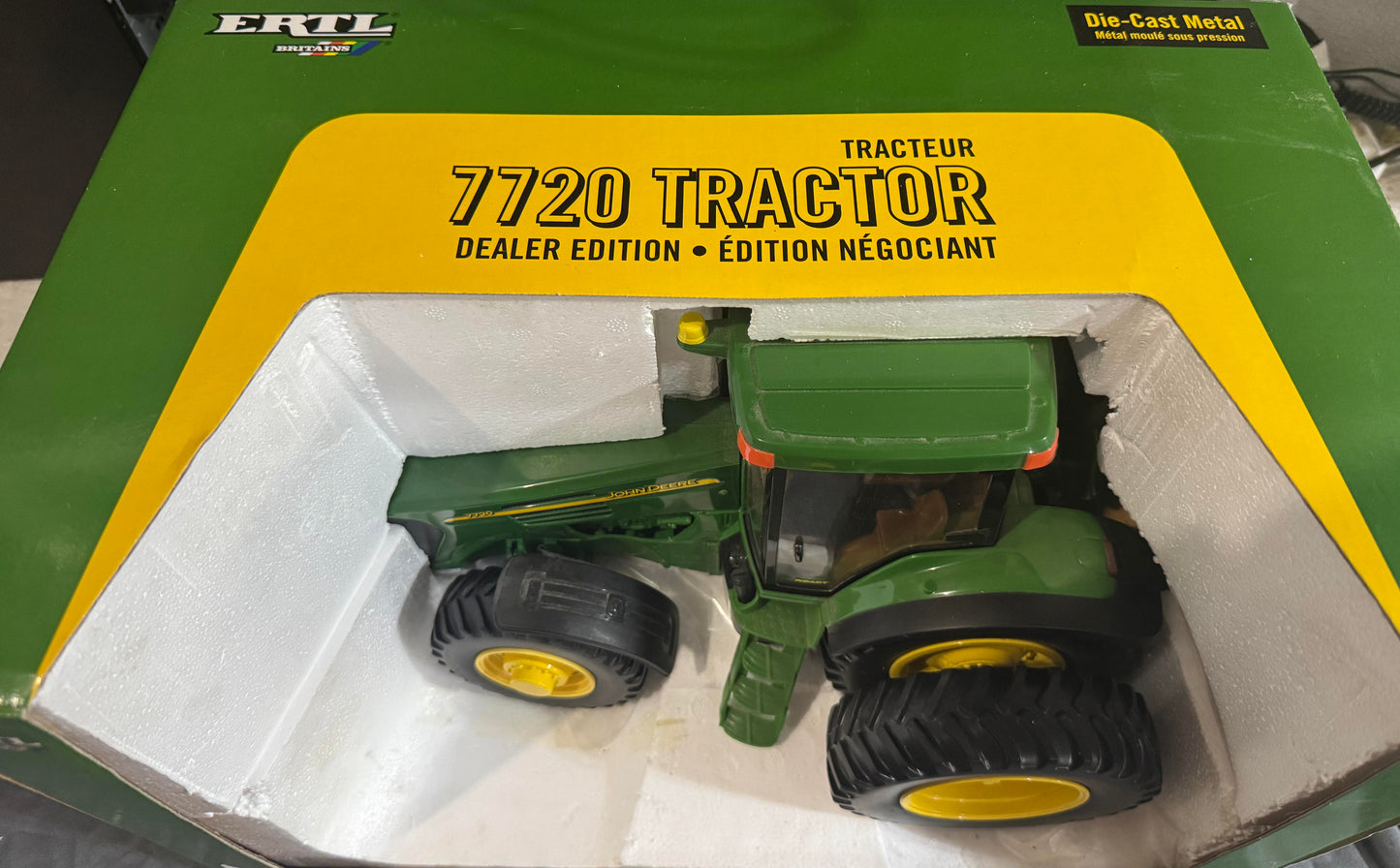 1/16 John Deere 7720 Tractor With Front Wheel Assist & Duals, Dealer Edition