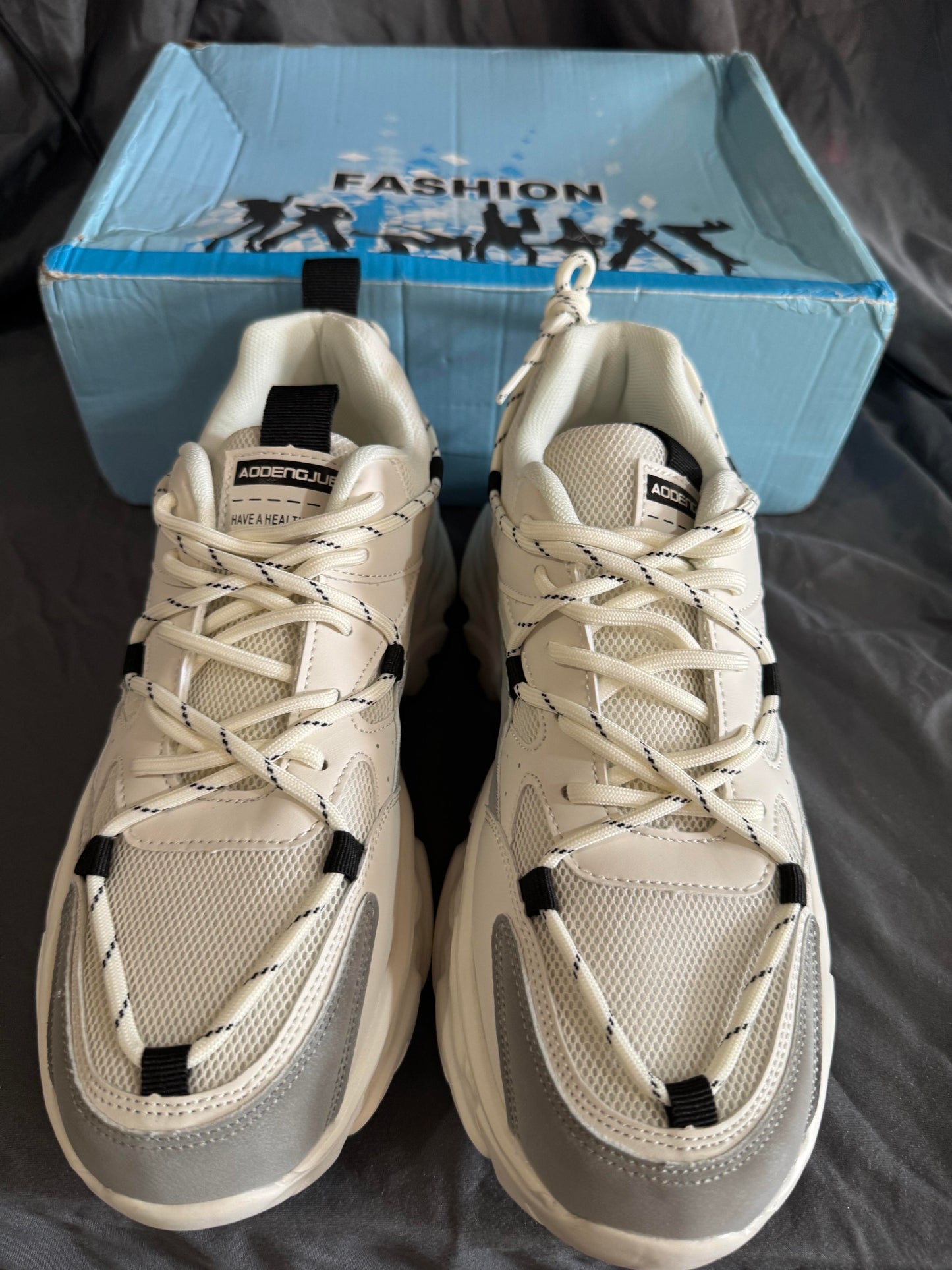 Womens super light Sneaker Size 9.5W