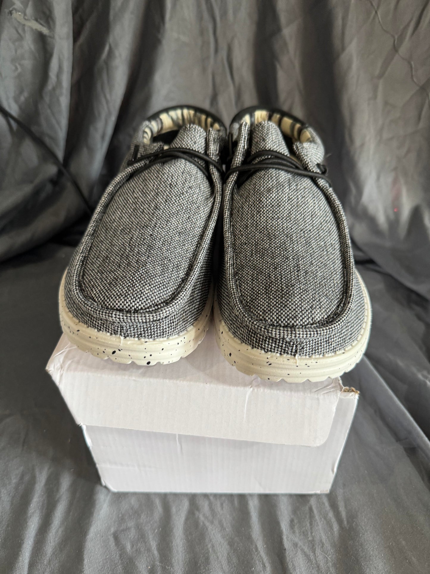 Light Women's relax slip-on shoe Size 10W