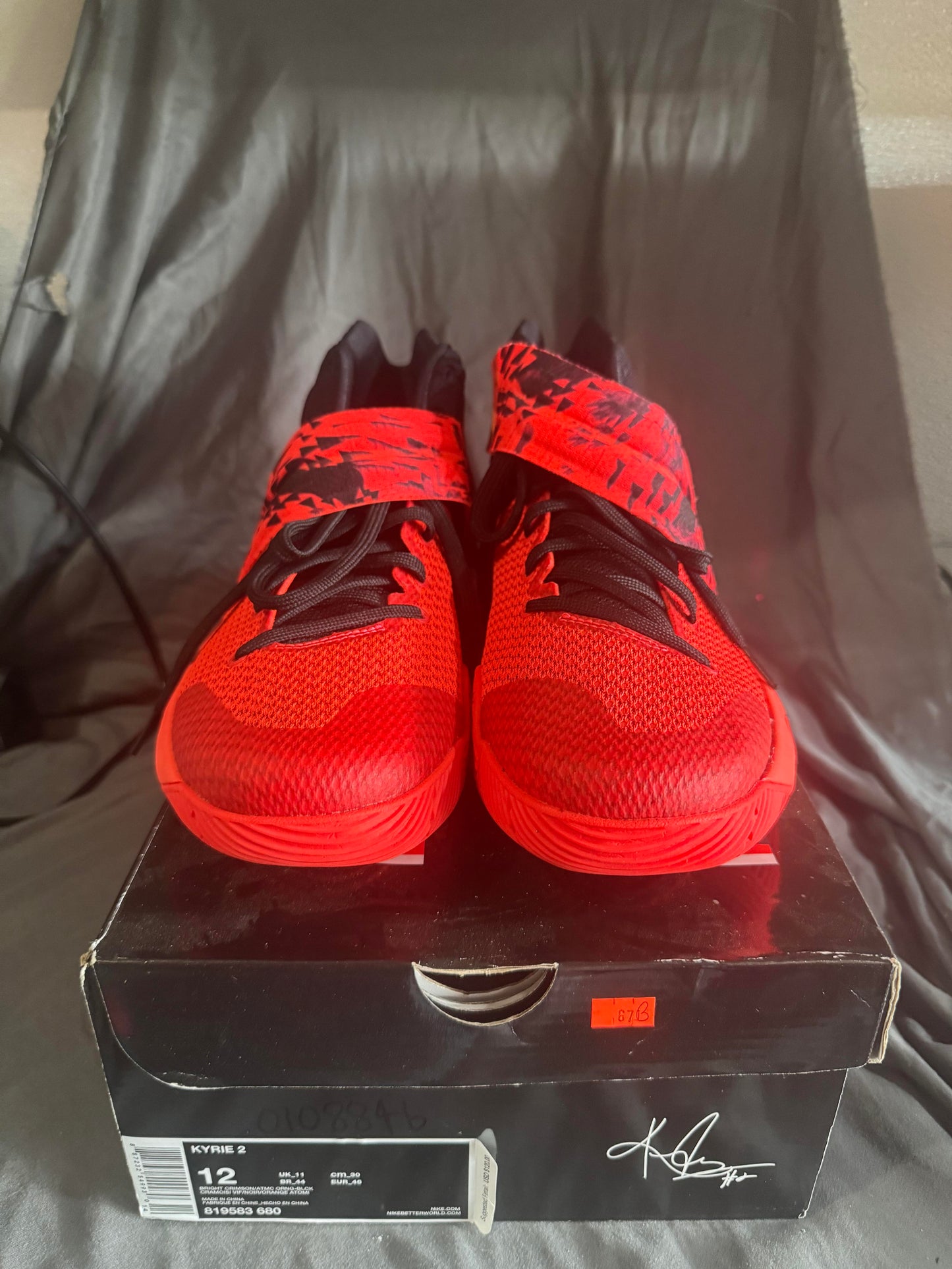 New Nike Kyrie 2 Inferno Size 12M