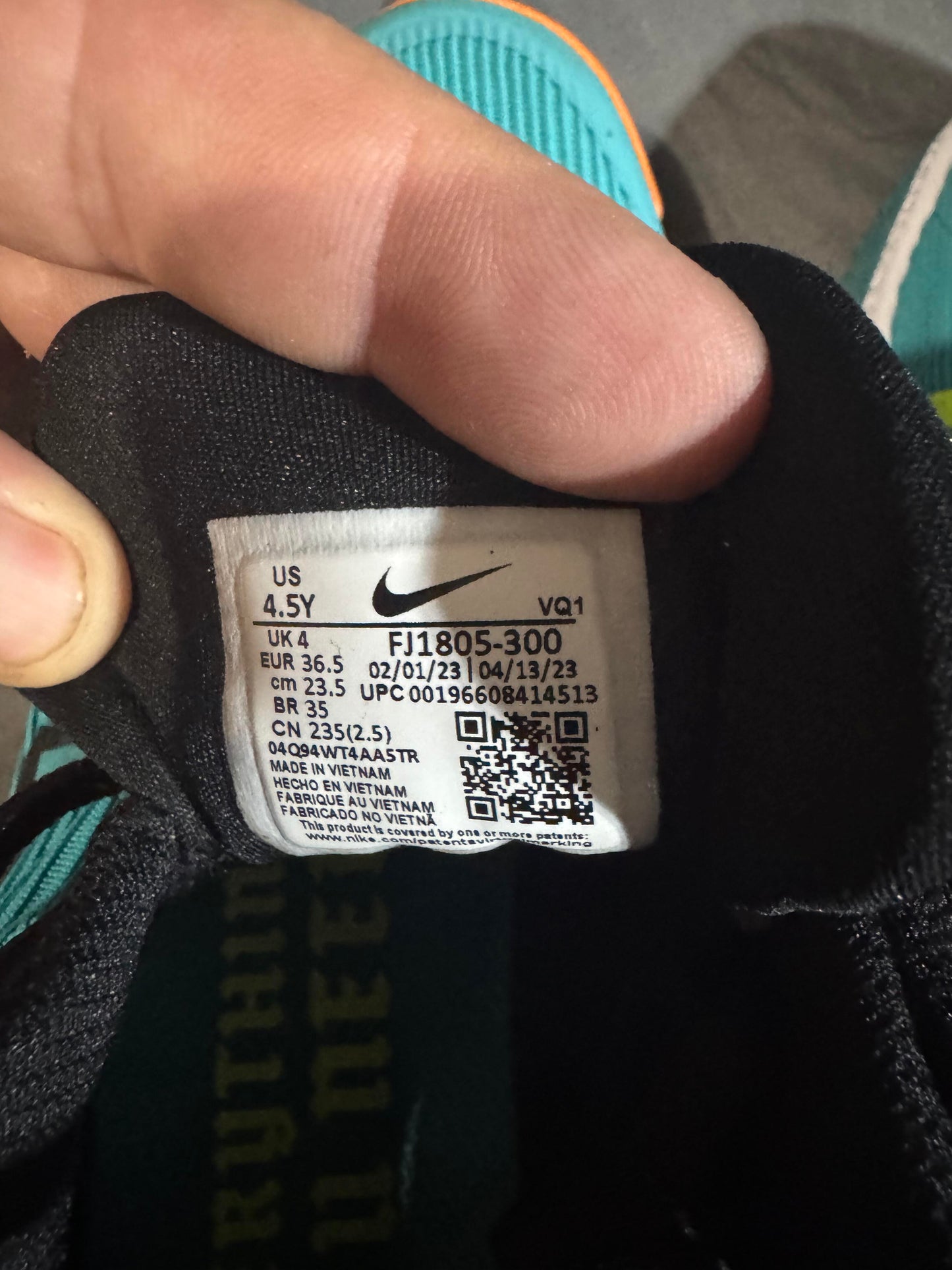 Nike FJ1805-300 Star Runner 4 SE Teal Nebula/Black/Volt Size 4Y