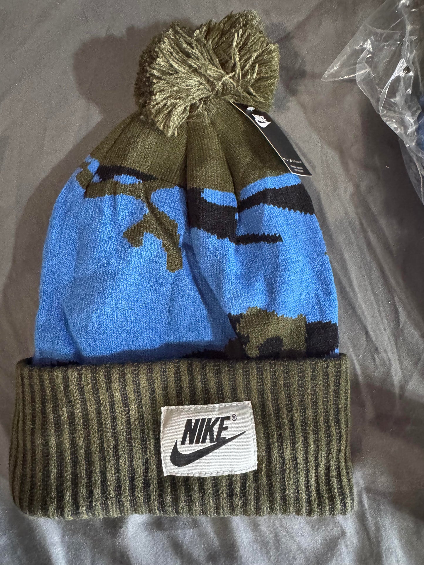 Nike Unisex Beanie (Green/Blue)