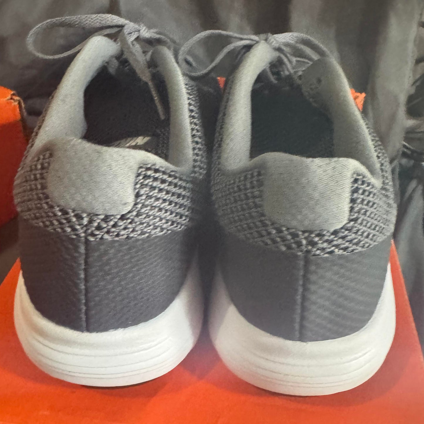 Pre-Owned Nike Revolution 3 Gray Size 9M