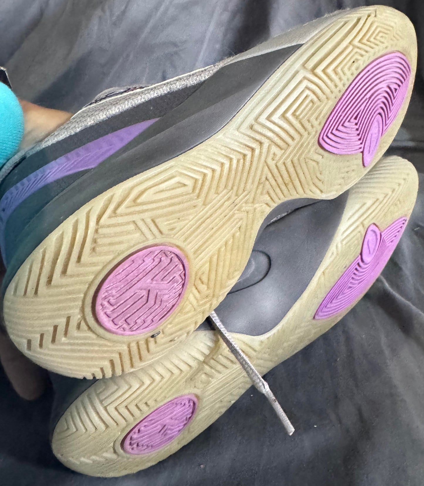 Pre-Owned Kyrie Flytrap 2 GS 'Grey Violet' Size 7Y