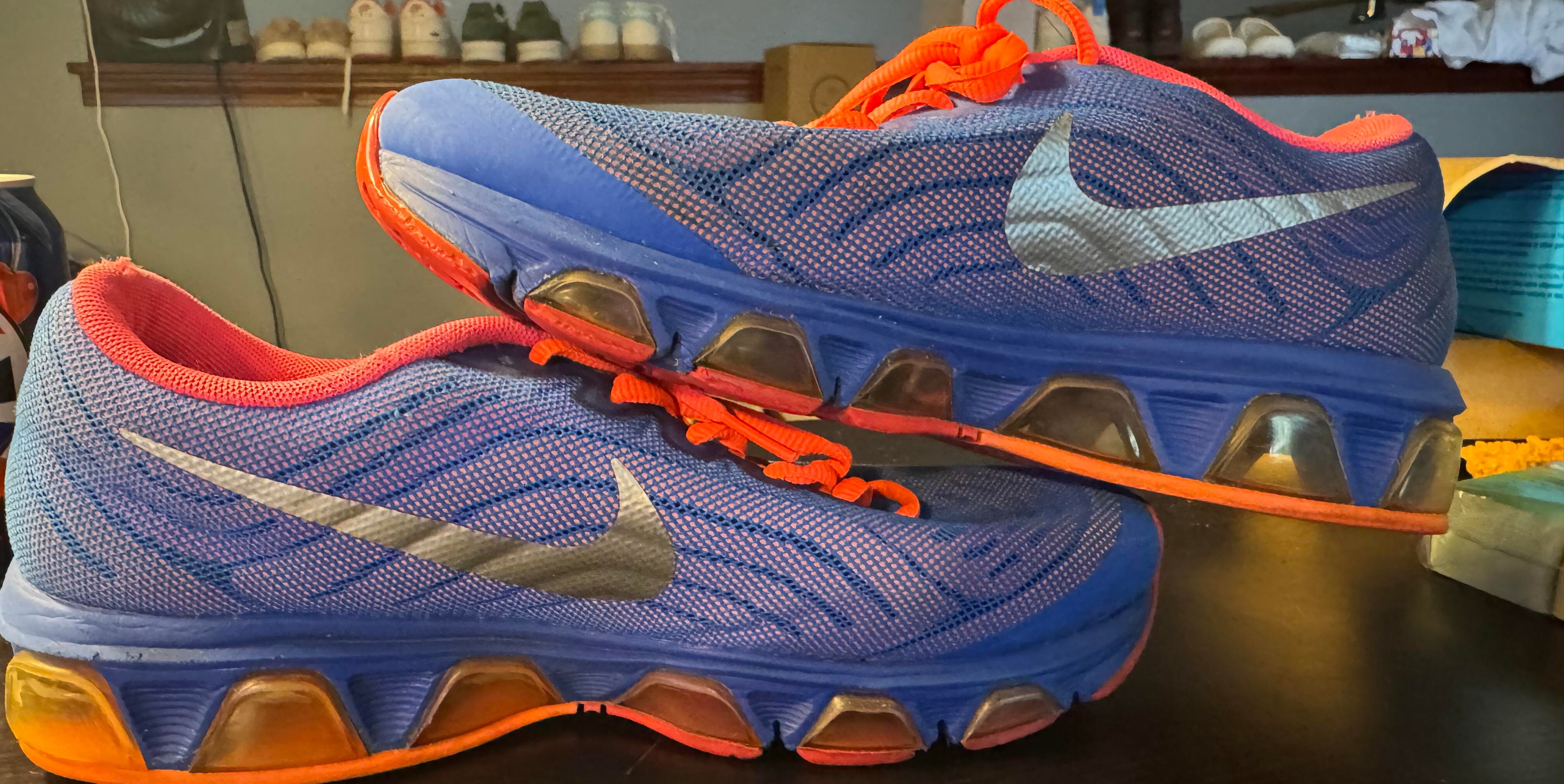 Nike Tailwinds 6 Size 8W *CLEARANCE*