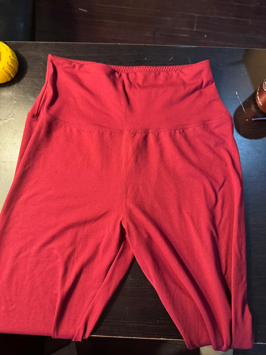 Womens yoga style pant Size Small (Burgandy)