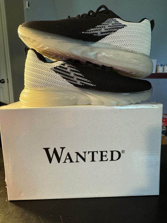 Wanted Obtuse 7.5 W (Black/White) Shoes