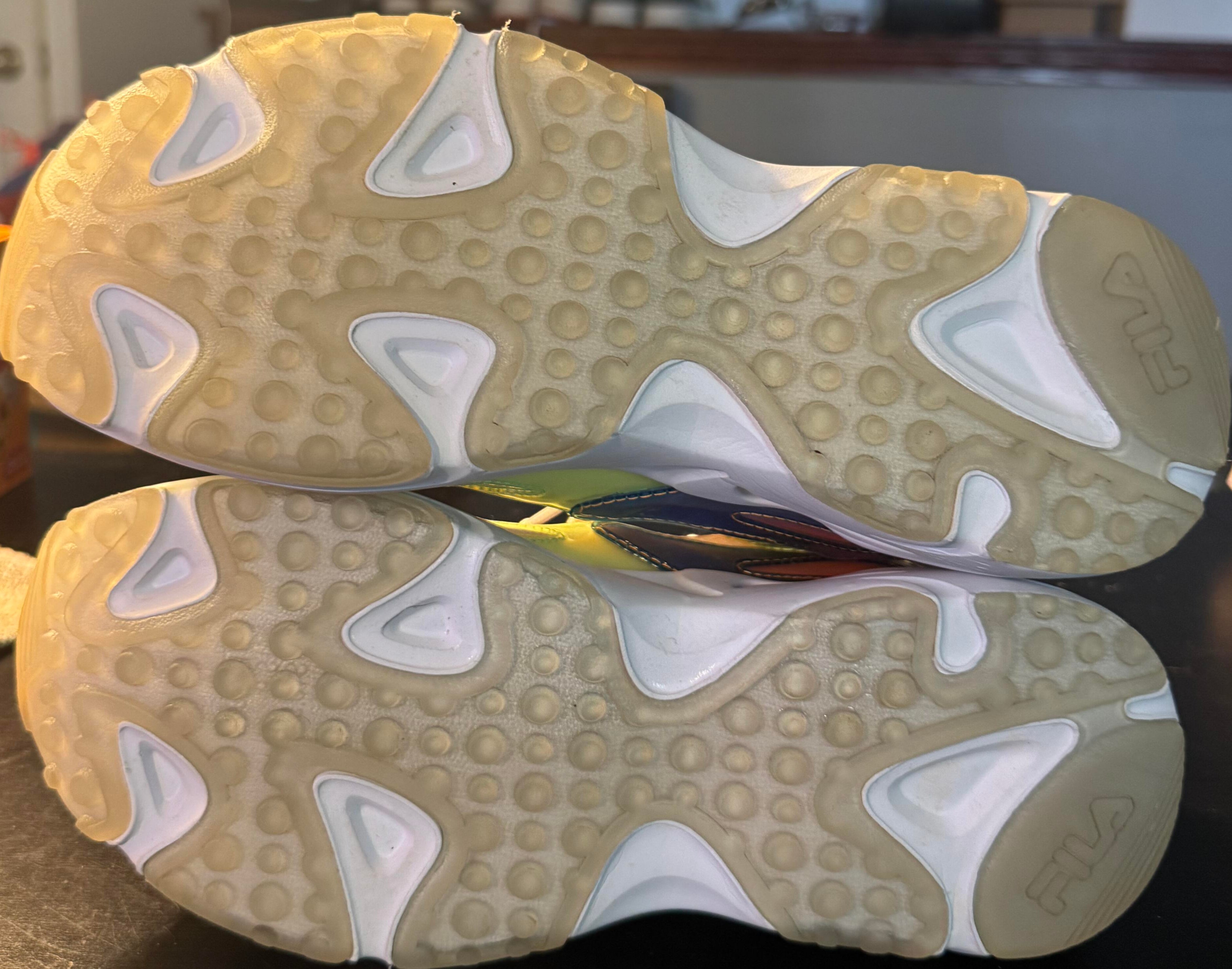 Fila Ray Tracer TL Women's Shoes White-Knockout Pink-Blue 5RM01053-149 Size 10.5W *CLEARANCE*