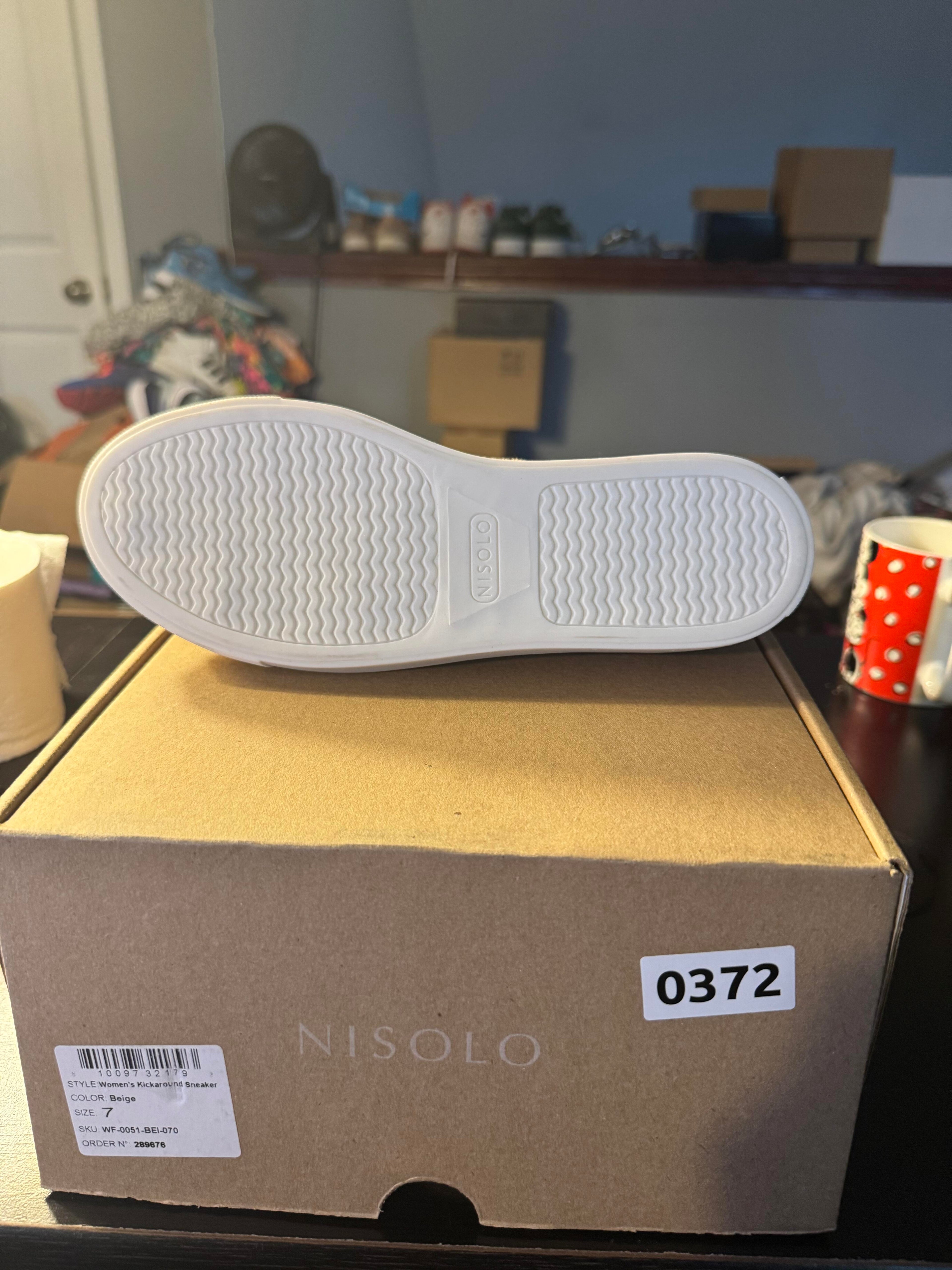 Nisolo Kickaround Knit Sneaker Size 7W - Beige *CLEARANCE*
