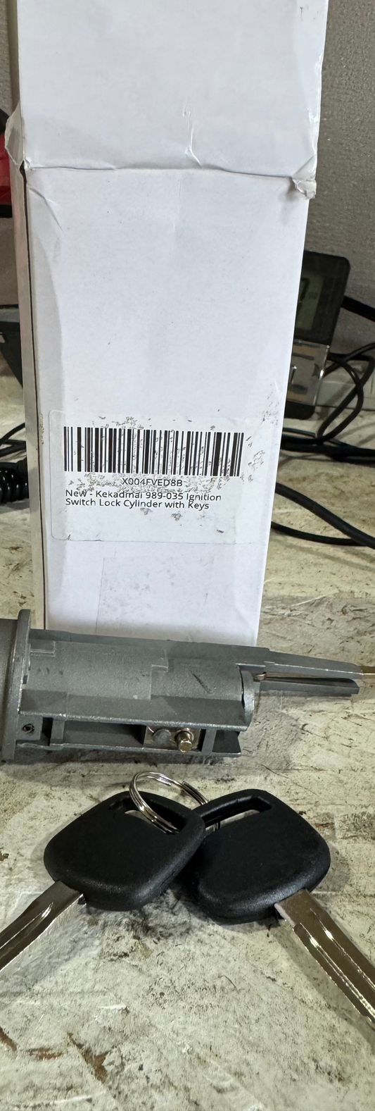 989-035 Ignition Lock Cylinder with Keys