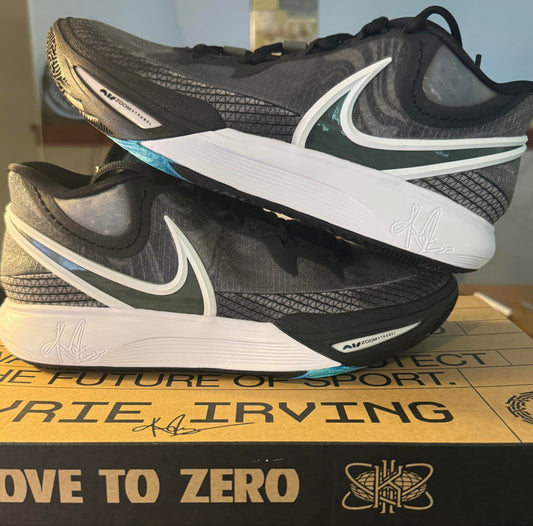 Nike Kyrie 8 "Orca" Size 8.5M/10W