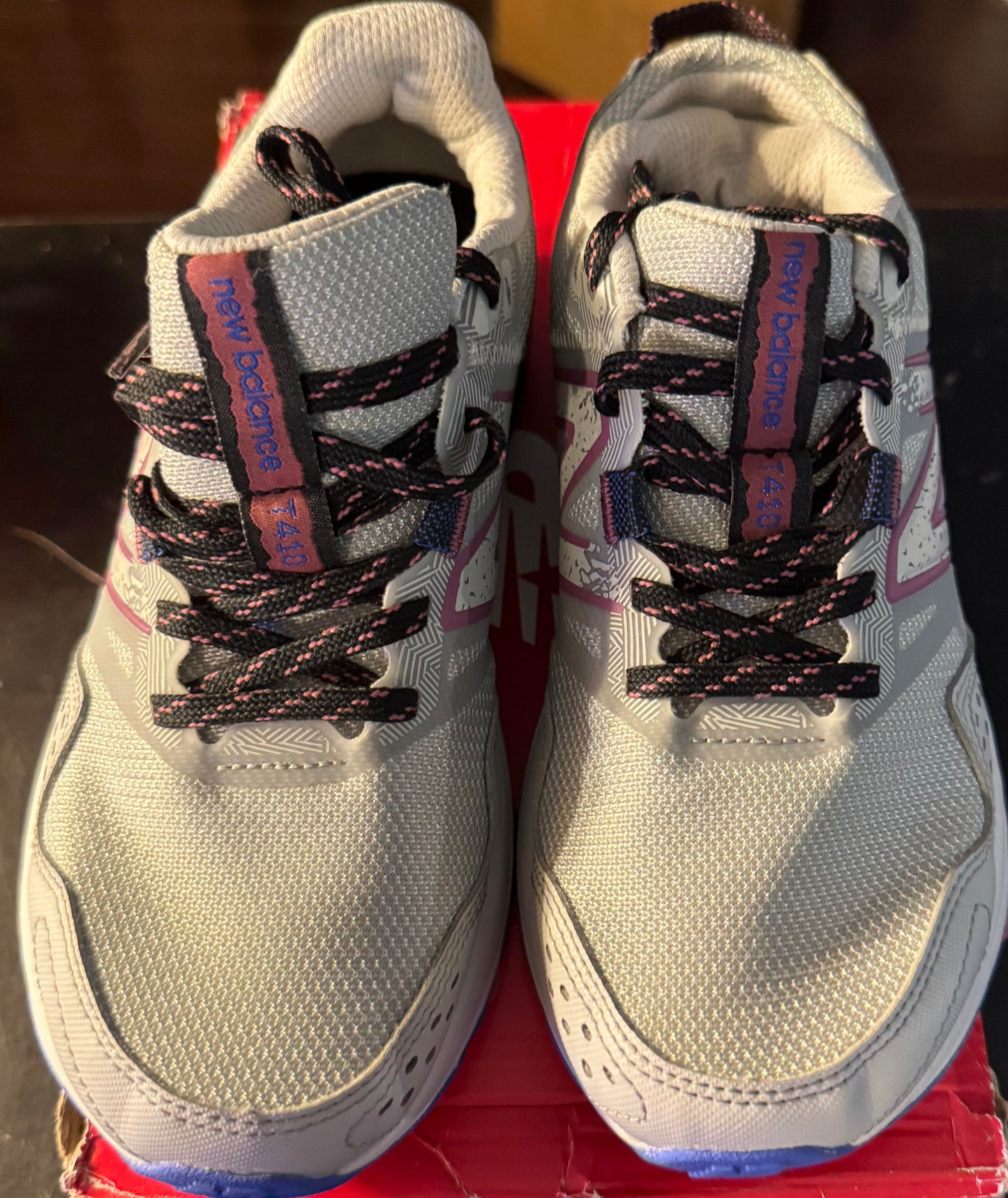 New Balance Womens 410 V8 Size 7W