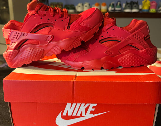 Nike Air Huarache "Triple Red (GS)" Size 4Y
