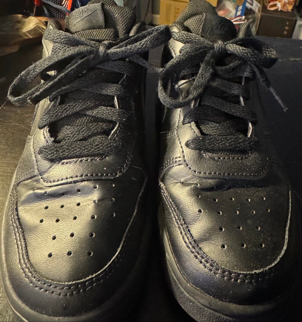 Nike Court Borough Low 2 "Black (GS)" Size 5Y *CLEARANCE*