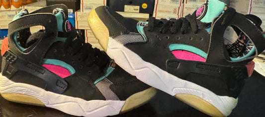 Nike Air Flight Huarache GS Retro Size 4Y