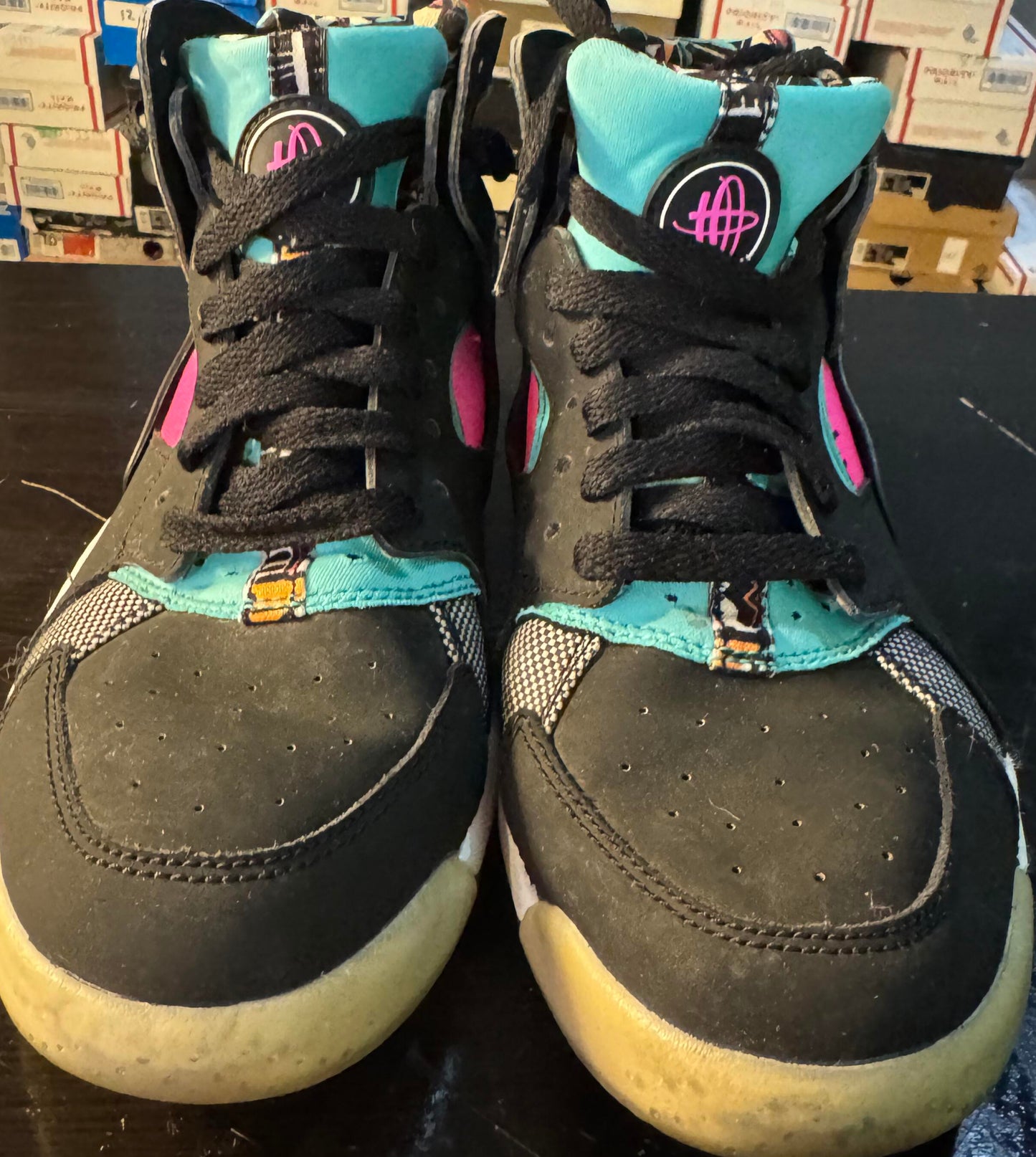 Nike Air Flight Huarache GS Retro Size 4Y