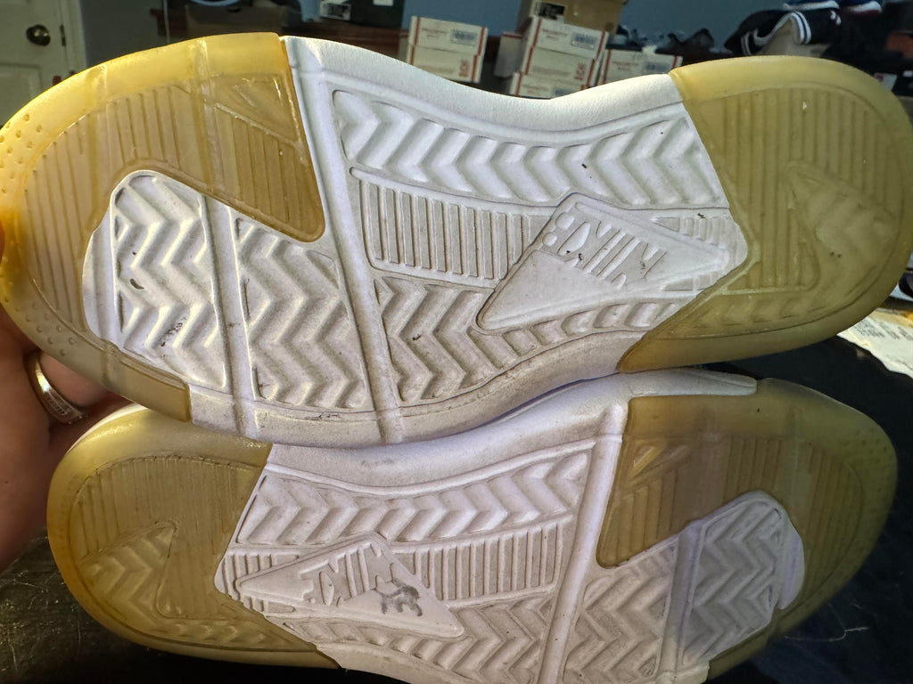 Nike Air Flight Huarache GS Retro Size 4Y *CLEARANCE*