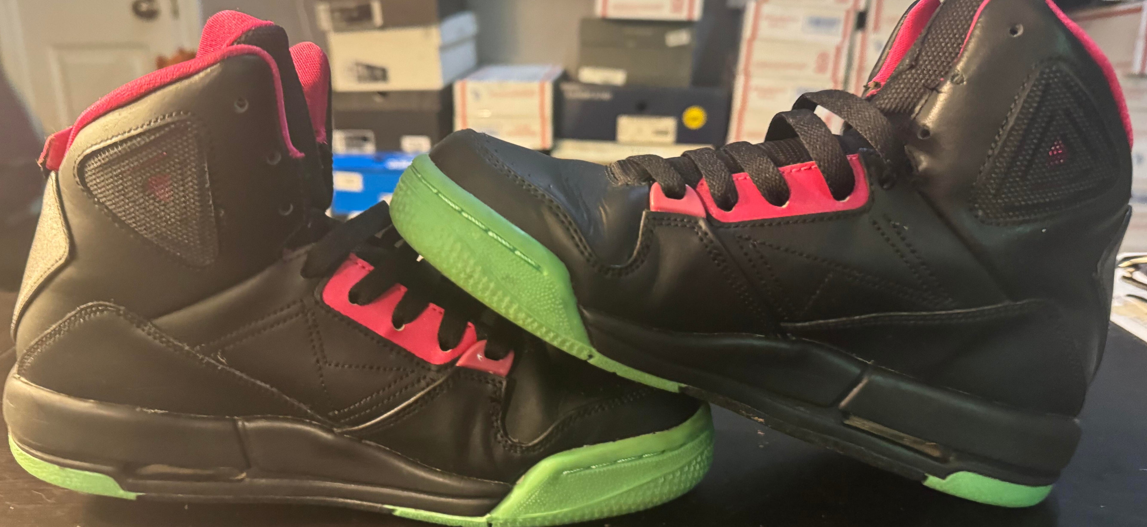 Air Jordan (GS) Air Jordan SC-3 'Black Vivid Pink' Size 5.5Y *CLEARANCE*