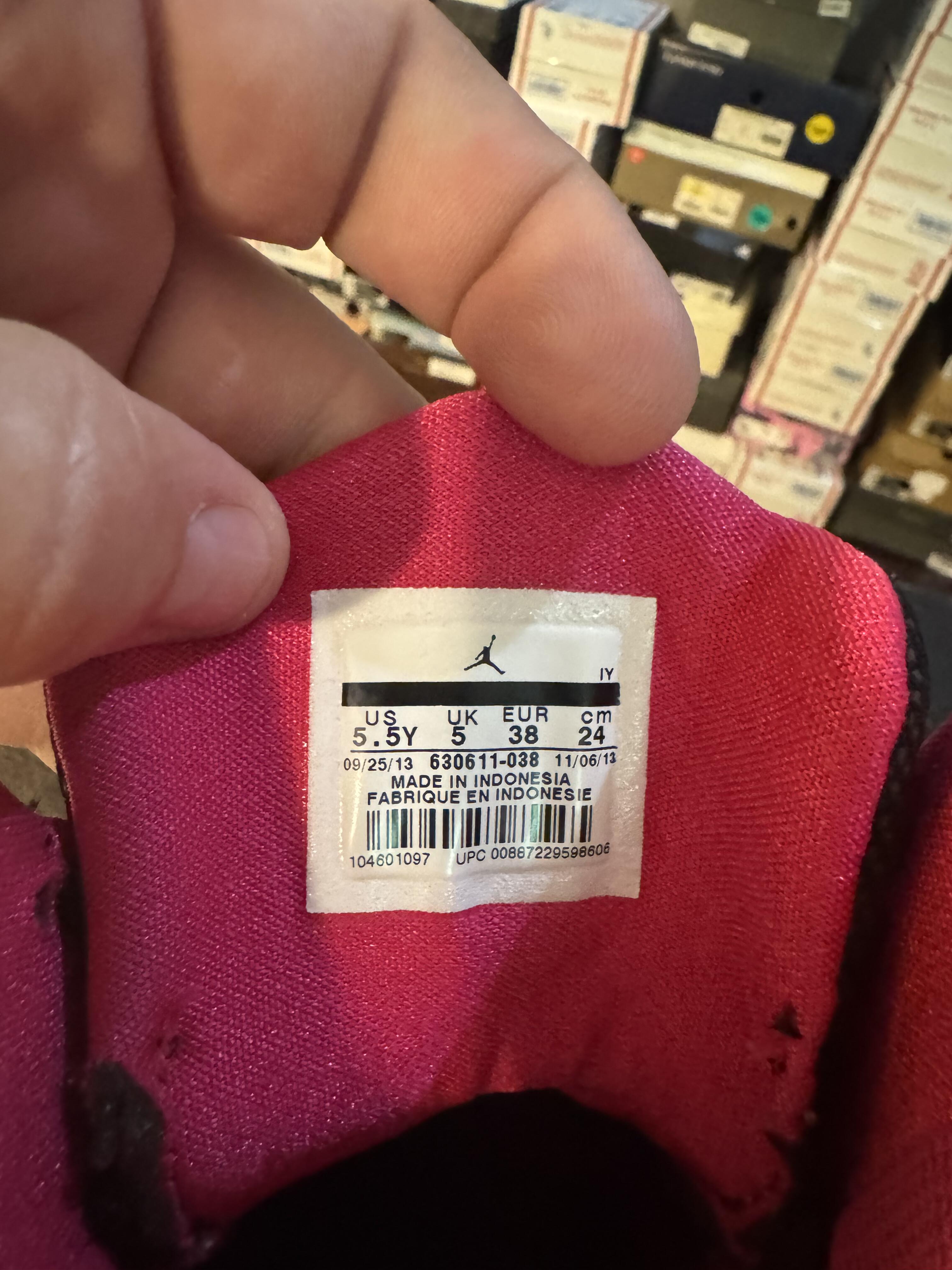 Air Jordan (GS) Air Jordan SC-3 'Black Vivid Pink' Size 5.5Y *CLEARANCE*