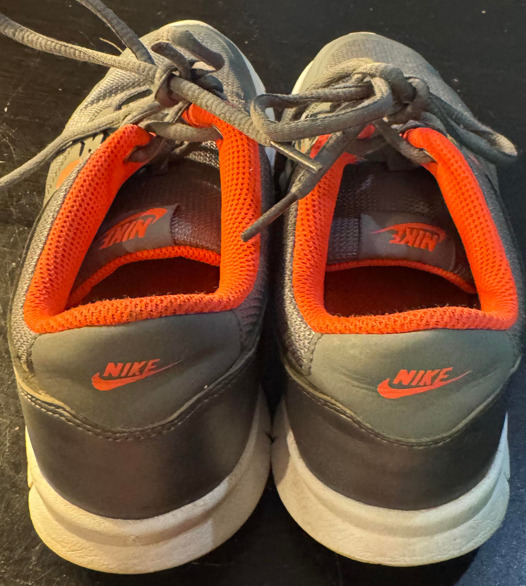 Nike Low Gray Coral Athletic Comfort Size 7W *CLEARANCE*