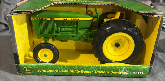 1/16 John Deere 2440 Utility Tractor