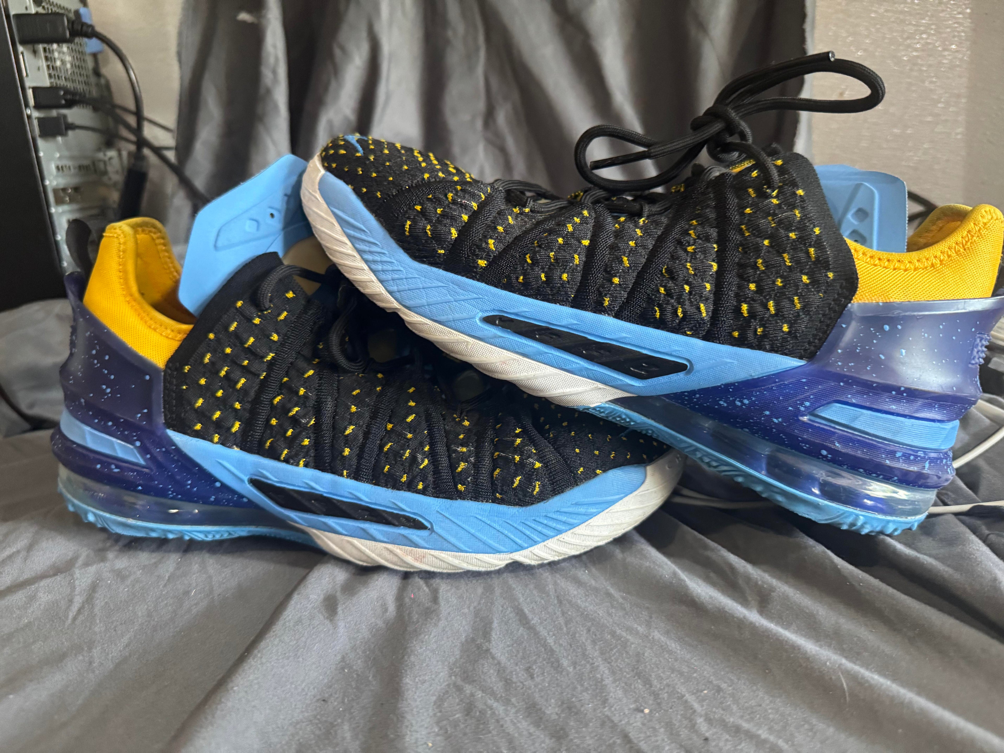 LeBron 18 GS 'Lakers Heritage' Size 6Y *CLEARANCE*
