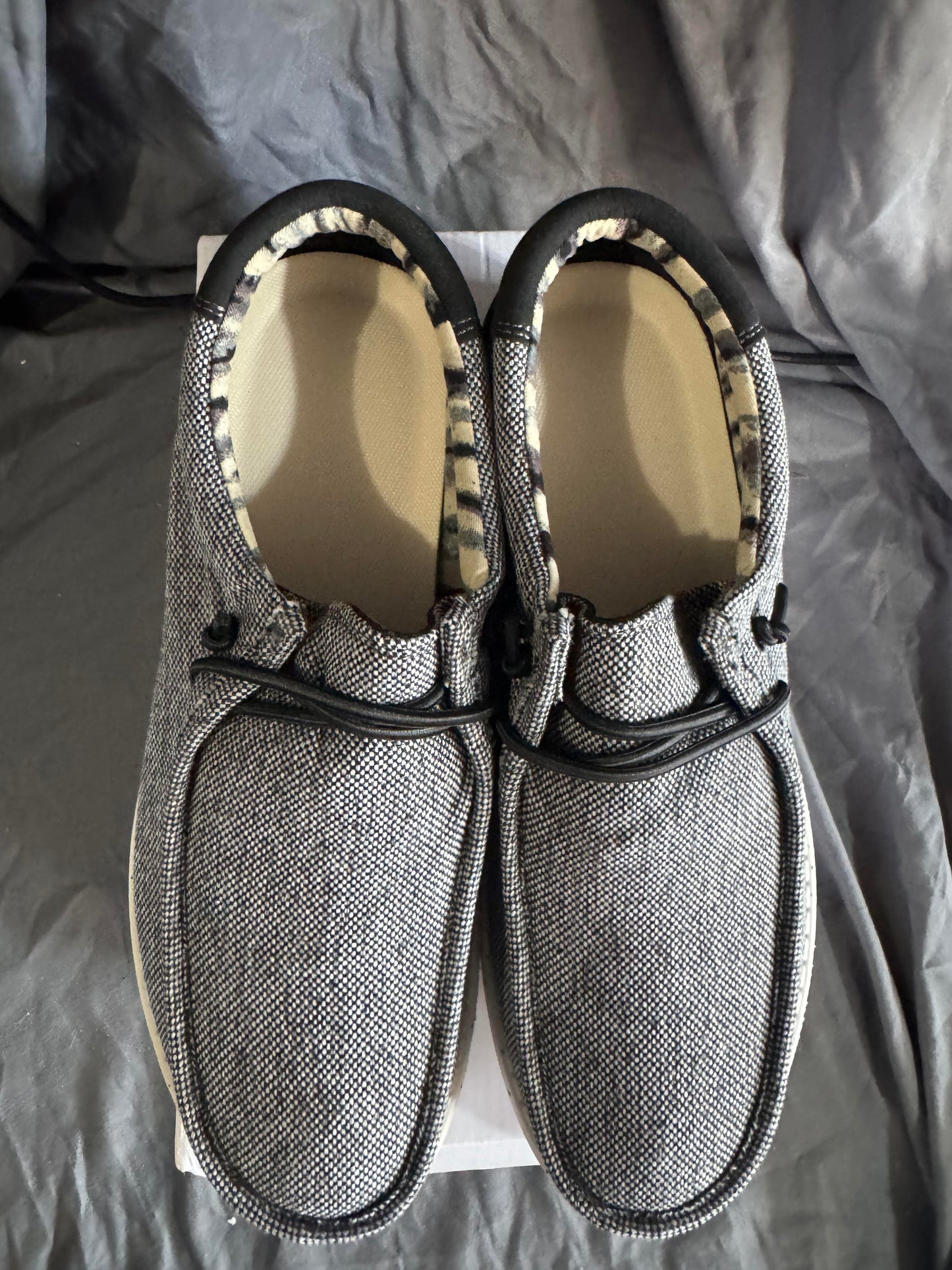 Light Women's relax slip-on shoe Size 10W
