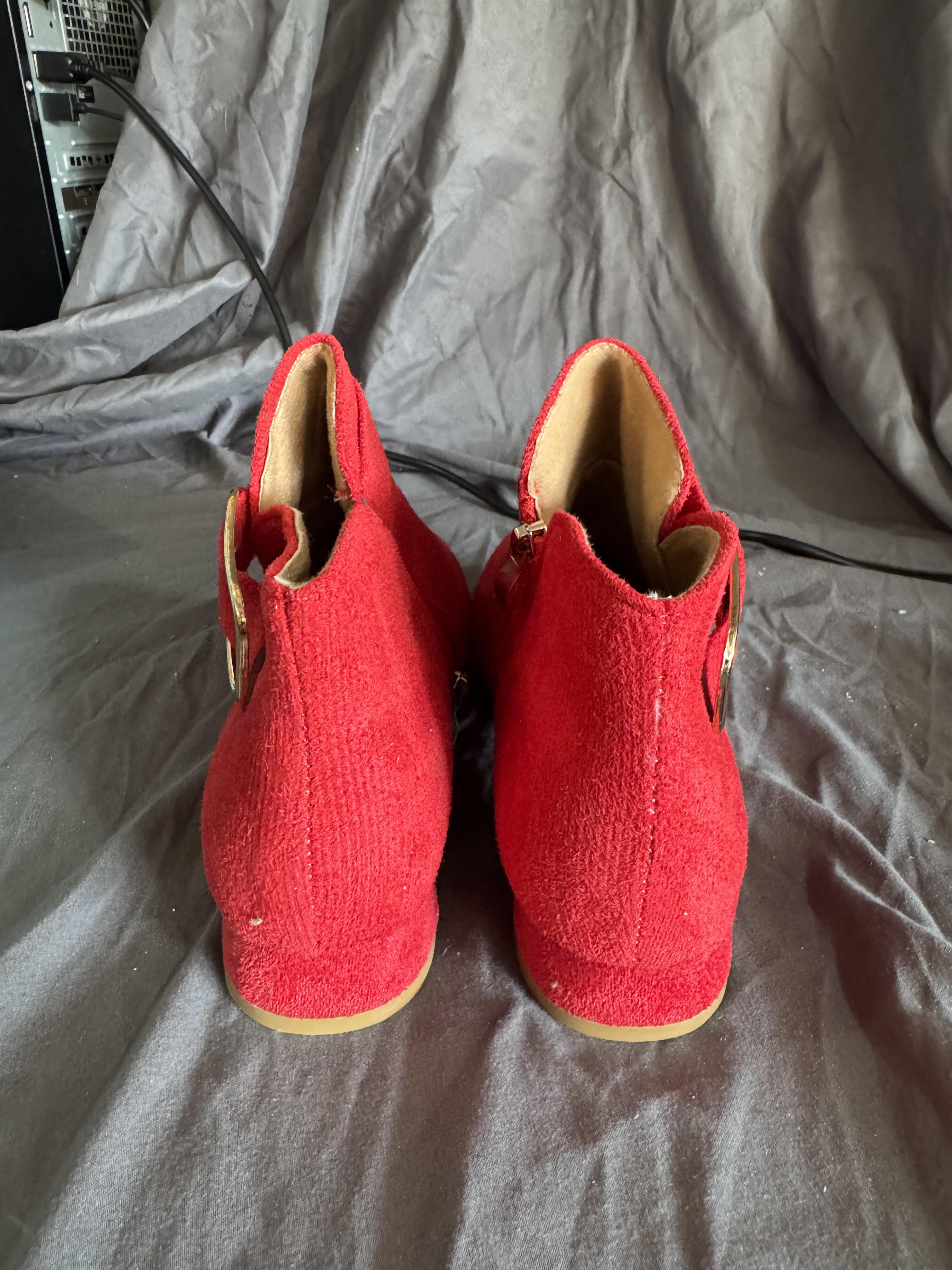 Women's lightweight shoe Size 5.5W *Clearance*