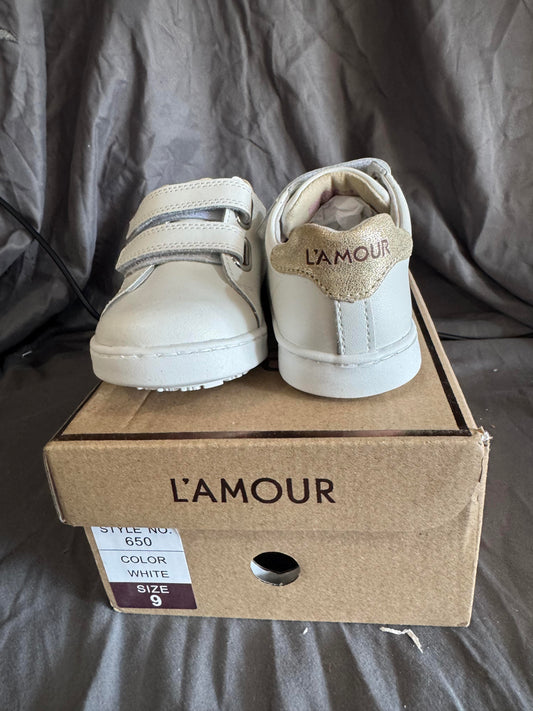 L'amour kids shoes Style. 650 Size 9C