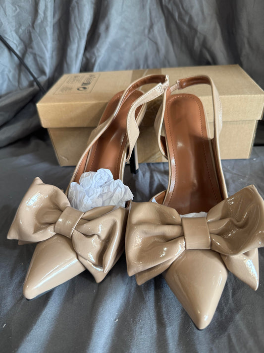 Women's tan high heels size 9-9.5W