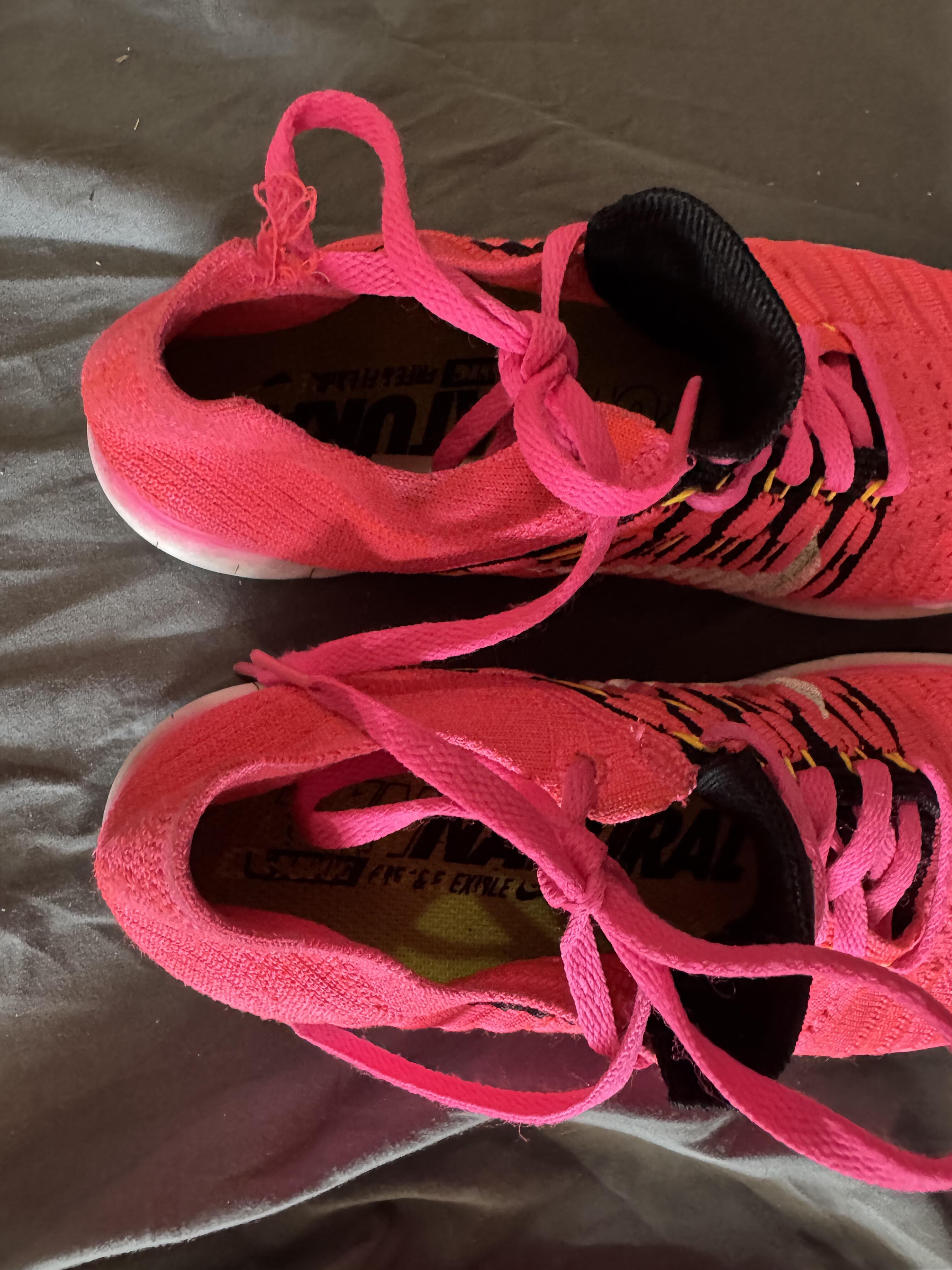 Nike Women's Free RN Flyknit 'Pink Blast' Size 7.5W *CLEARANCE*