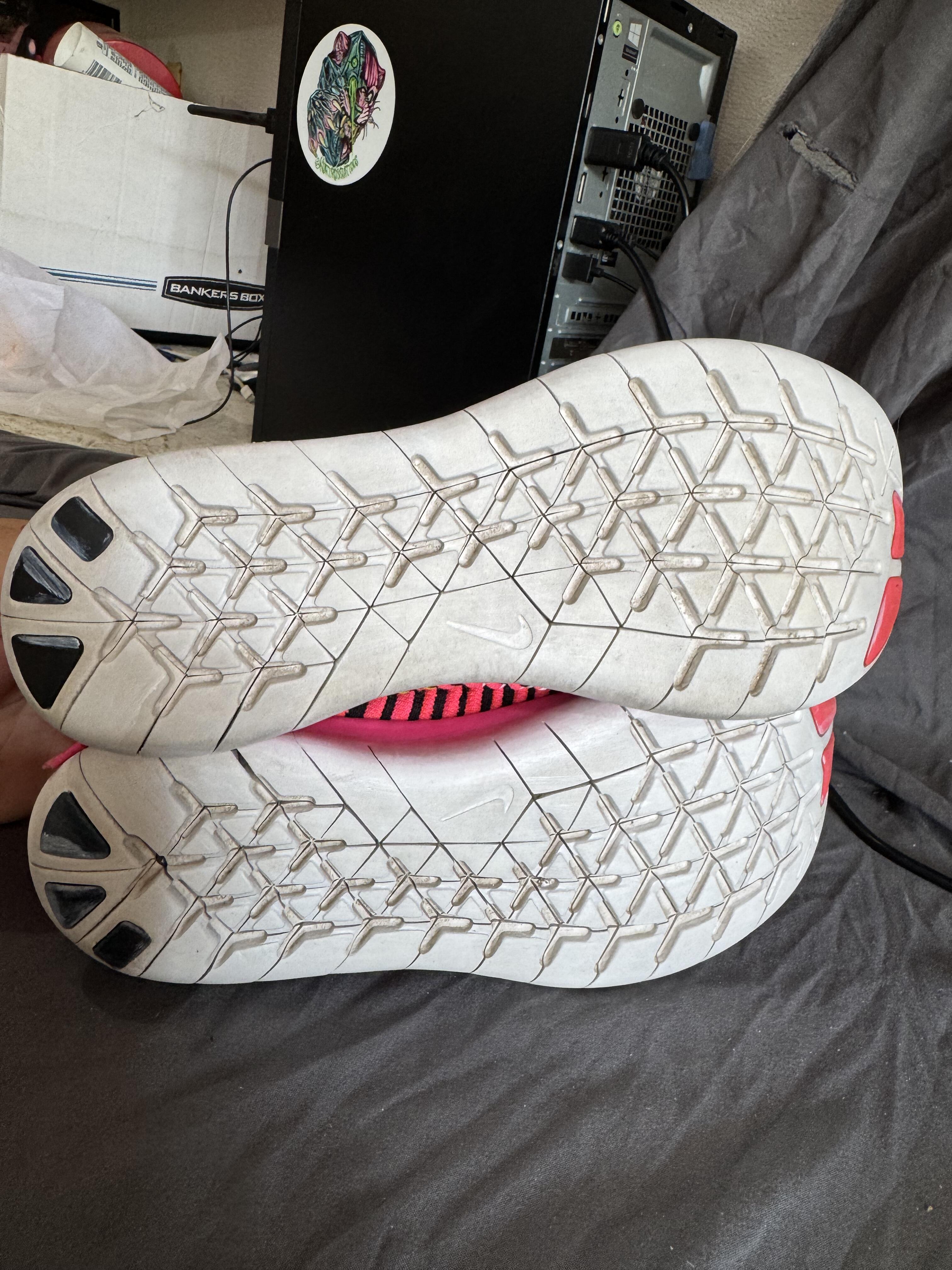 Nike Women's Free RN Flyknit 'Pink Blast' Size 7.5W *CLEARANCE*