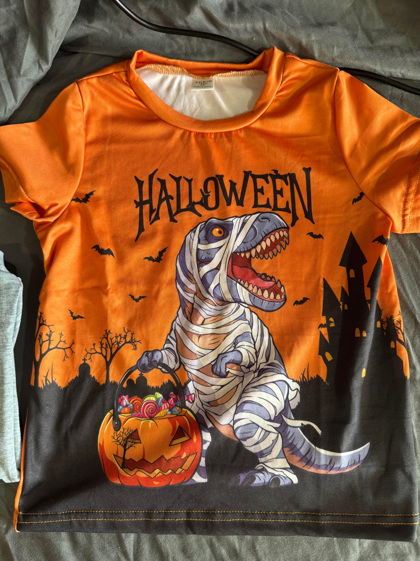 Shein boys Haloween 3-pack t-shirt size 4Y