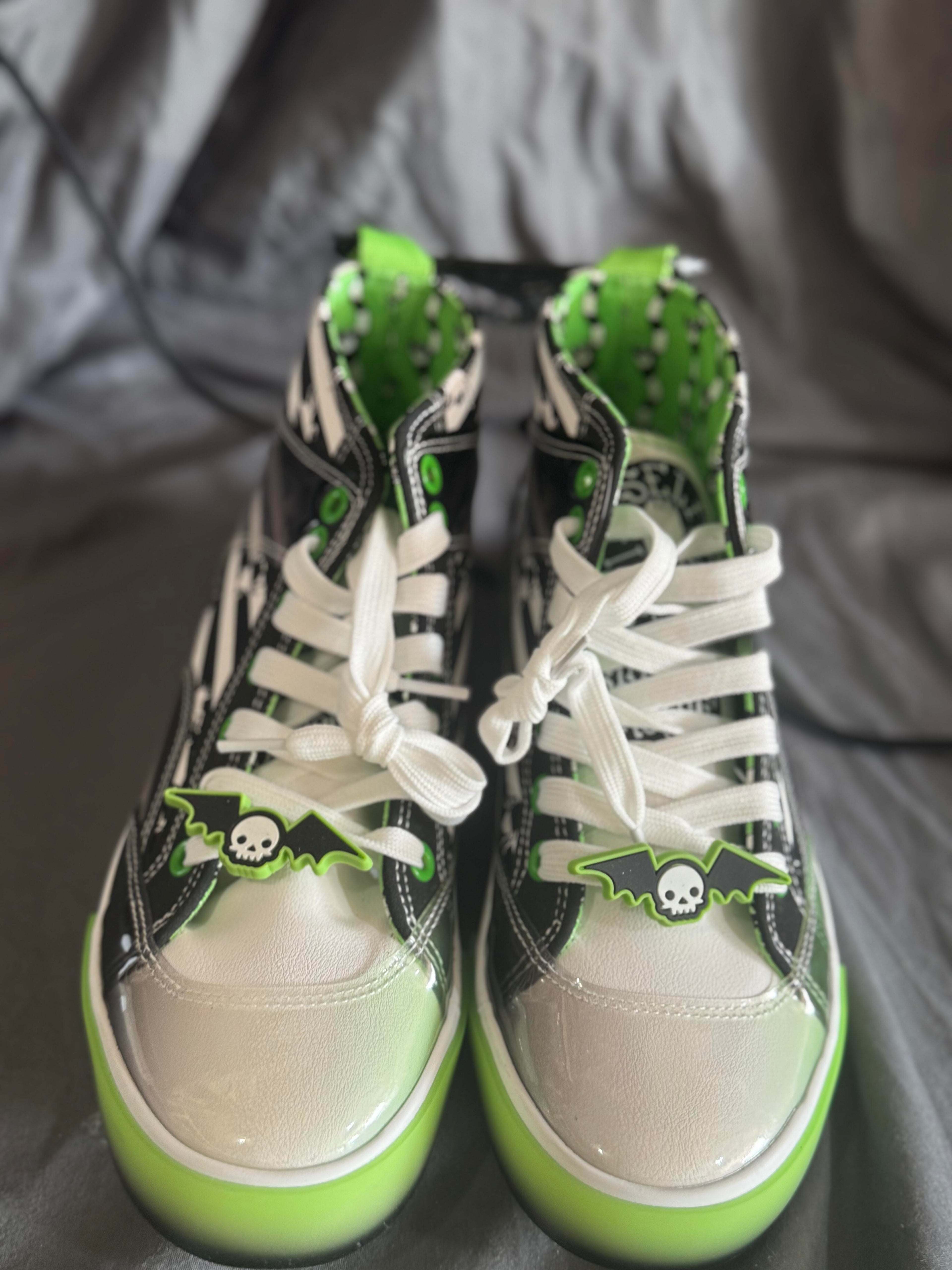 Beetlejuice themed shoes Size 6Y
