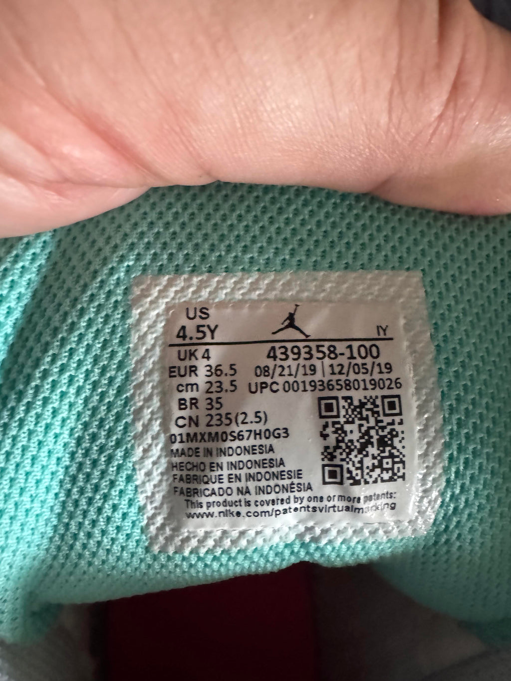 Jordan 13 Retro White Soar Green Pink Size 4.5Y Pre-Owned