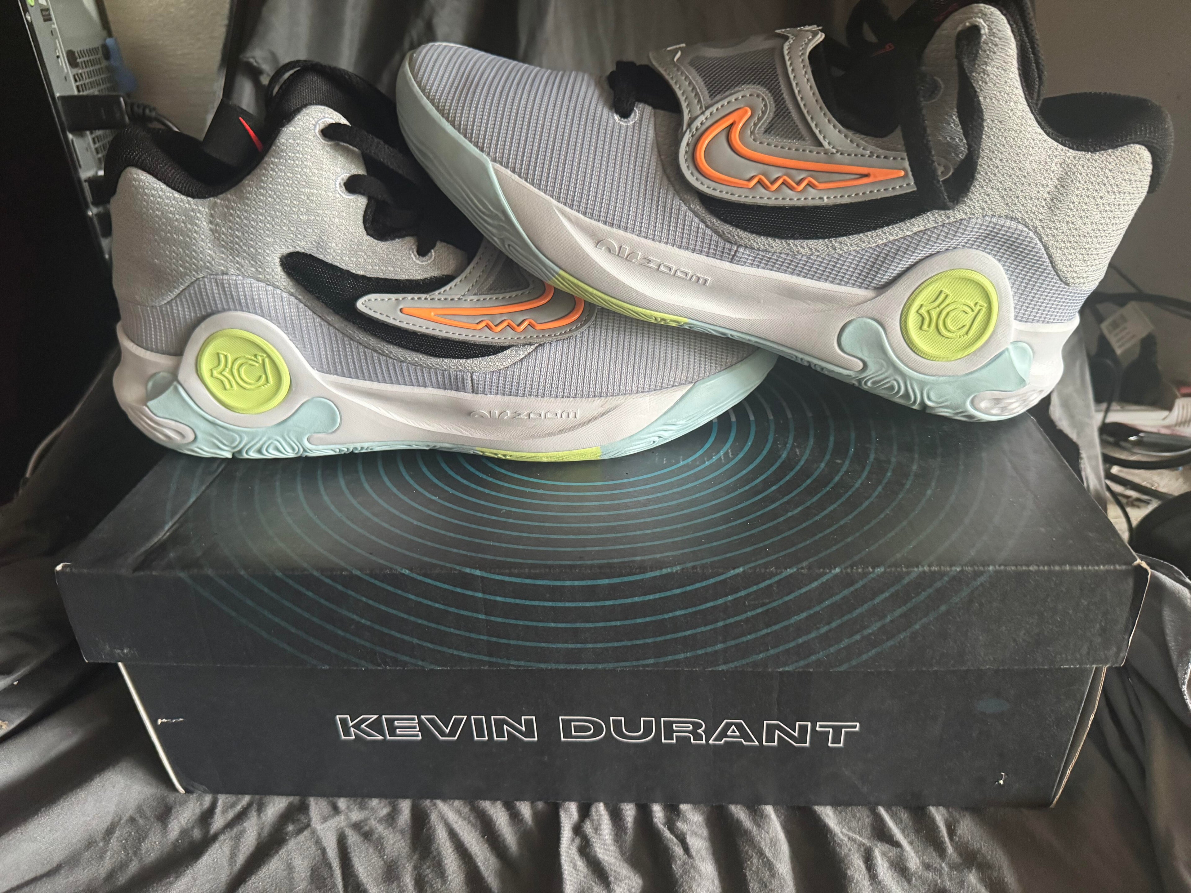 Nike Men's KD Trey 5 X Basketball Shoes Size 10.5M Pre-Owned *CLEARANCE*