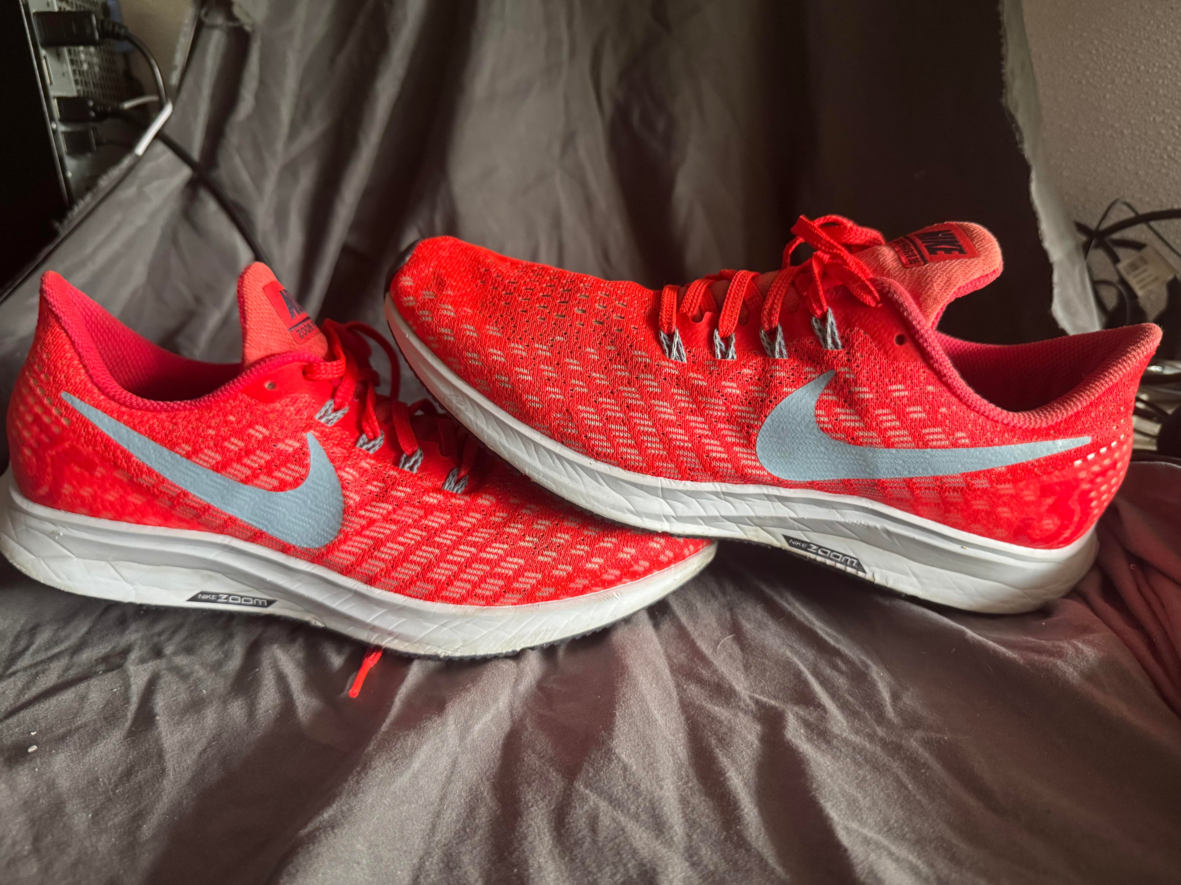 Nike Air Zoom Pegasus 35 'Bright Crimson' Size 8.5M Pre-Owned