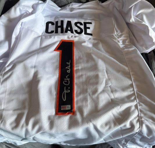Ja'Marr Chase Cincinnati Bengals Signed Autographed White #1 Jersey COA Size XL
