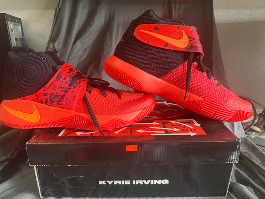 New Nike Kyrie 2 Inferno Size 12M