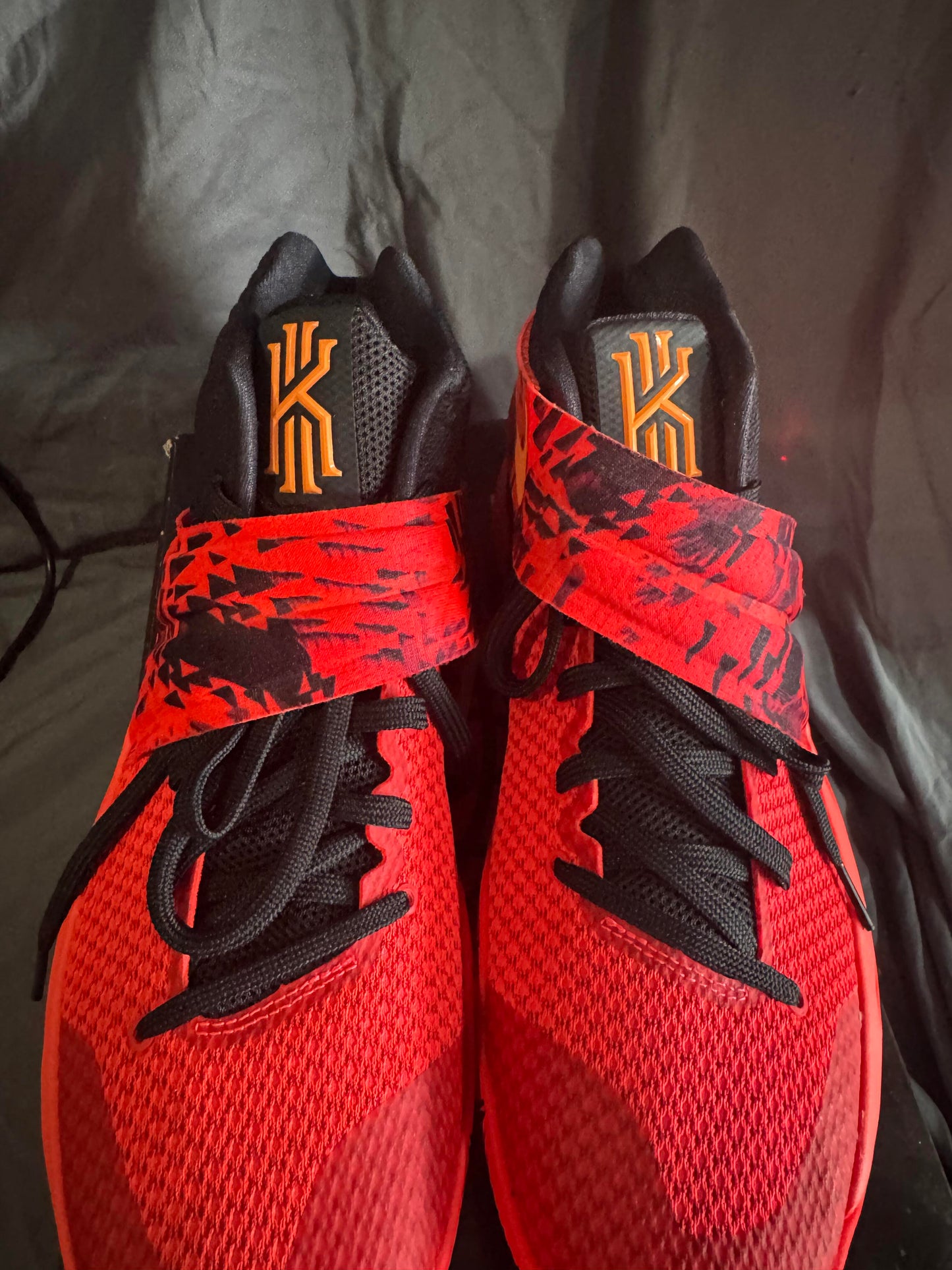 New Nike Kyrie 2 Inferno Size 12M