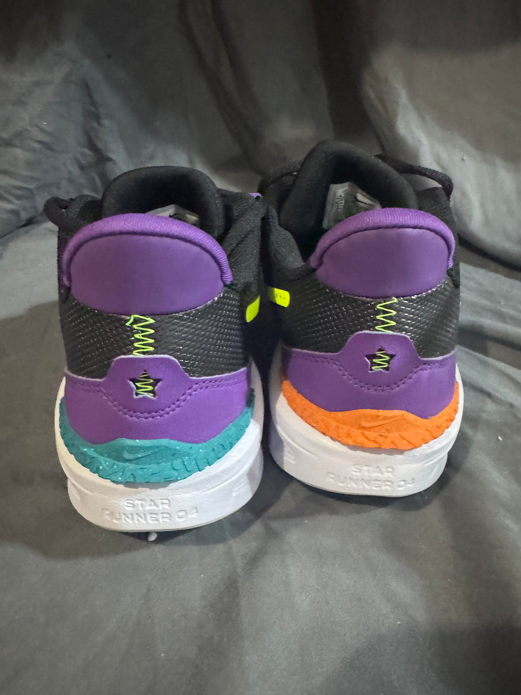 Nike FJ1805-300 Star Runner 4 SE Teal Nebula/Black/Volt Size 4.5Y *CLEARANCE*