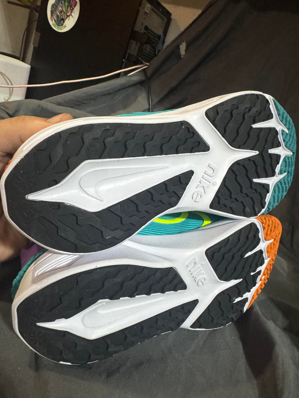 Nike FJ1805-300 Star Runner 4 SE Teal Nebula/Black/Volt Size 4.5Y *CLEARANCE*