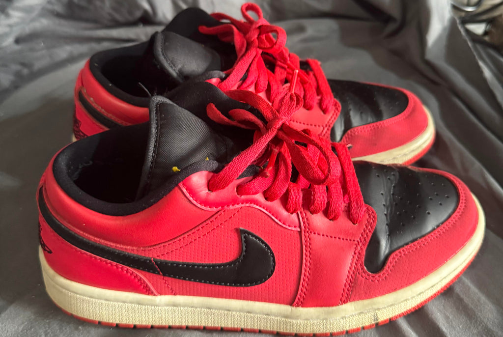 Pre-Owned Jordan 1 Low Siren Red (Women's) Size 8.5 *CLEARANCE*