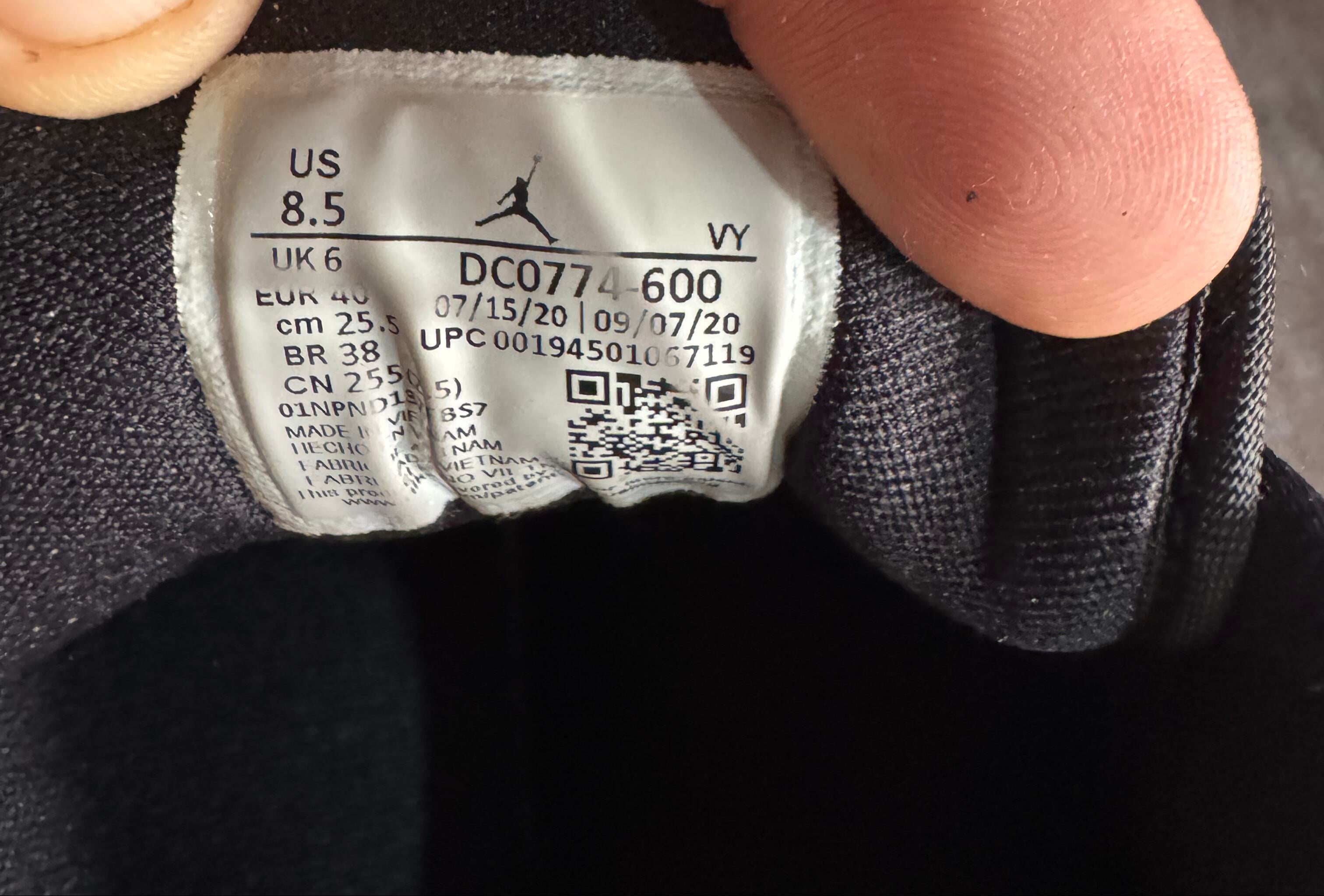 Pre-Owned Jordan 1 Low Siren Red (Women's) Size 8.5 *CLEARANCE*